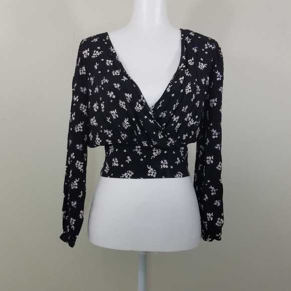 Forever 21 Tops - Forever 21 Flower Crop Top Blouse Size M
